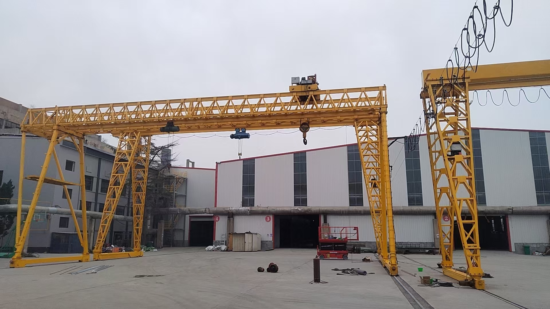 起重机行车电动移动无轨龙门架